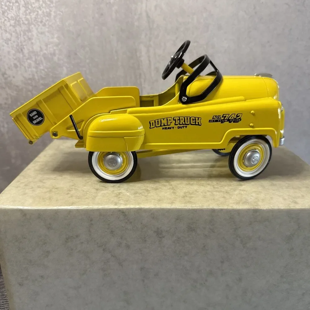 Hallmark Kiddie Car Classics Murray Dump Truck 1992 w/box And Matching Ornament
